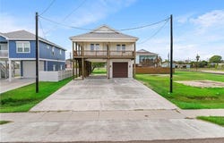 1007 S Live Oak St., ROCKPORT, TX 78382
