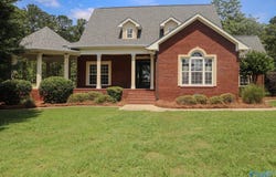 352 Pleasant Valley Road, Rainbow City, AL 35906