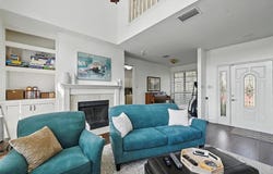211 Cimarron Trail, Irving, TX 75063