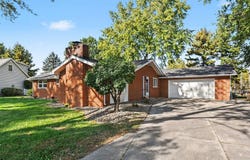 1327 E Reynolds Street, Goshen, IN 46528-4227
