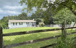 302 HERMITAGE RD, STAUNTON, VA 24401
