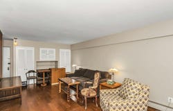 596 Broadway, Lynbrook, NY 11563
