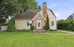 821 S WEIMAR Street, APPLETON, WI 54915
