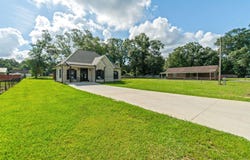 207 S Jackson Ave, Picayune, MS 39466