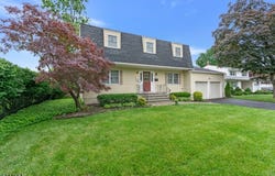 318 Ambrose Ave, Middlesex Boro, NJ 08846-1203