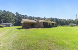 896 River Rd., Hattiesburg, MS 39401