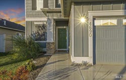 4690 W Silver River St, Meridian, ID 83646-6894