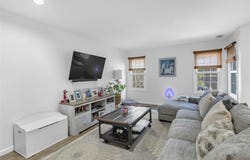 14 Victorian Court, Huntington, NY 11743