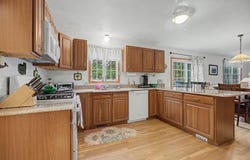 12 Gordon Lane, Yarmouth Port, MA 02675