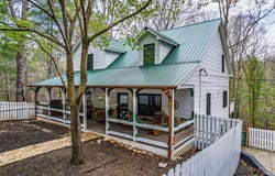 2037 Newport Dr, Ellijay, GA 30540