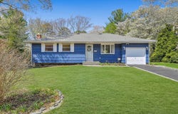 127 Jamaica Avenue, Medford, NY 11763
