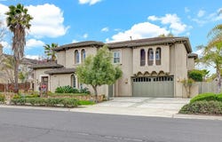 1037 Sunset Creek Ln, Pleasanton, CA 94566