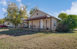 420 W D Street, Munday, TX 76371