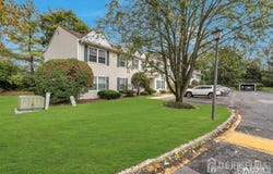 31 Hanover Square, Middlesex, NJ 08846