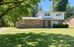 303 Kramer Drive, Sikeston, MO 63801