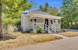 208 Henry Street, Waxahachie, TX 75165