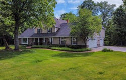 W2530 BROOKHAVEN Drive, APPLETON, WI 54915