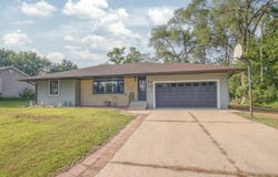214 Breezy Point Drive, Pardeeville, WI 53954
