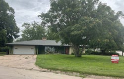 612  East 3rd Street, Superior, NE 68978