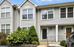 102 ROSEMAN COURT, NEWARK, DE 19711