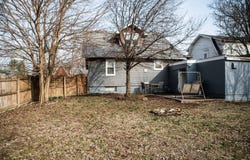 409 SE 2nd St, Fairfield, IL 62837
