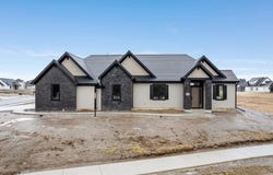 2088 Seward Lake Pass, Fort Wayne, IN 46814