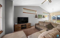 707 Brannon Dr, Harrisburg, SD 57032