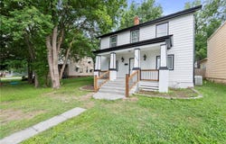 605 Oak Street, Leavenworth, KS 66048