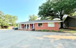 2802  W Main  ST, Russellville, AR 72801