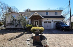 59 Lauren Avenue, Dix Hills, NY 11746