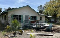 1226 Hawthorne Avenue, Cedar Key, FL 32625