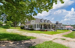 104 W Broad, Wedowee, AL 36278