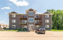 4712 Chadwick Road, Cedar Falls, IA 50613