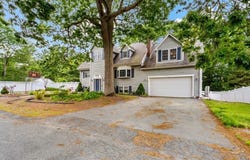 22 Pat-Ree Dr, Taunton, MA 02718