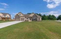 302 Kellylyn Lndg, Florence, AL 35634