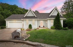 108 Antoinette Terrace, Lake St Louis, MO 63367
