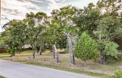 208 N Old Indian Trail, Tool, TX 75143