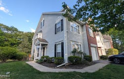 10 Beacon Court, Holmdel, NJ 07733