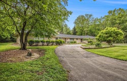1205 Sassafras Lane, Niles, MI 49120