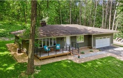 303 S Cove Road, Troy Twp, WI 54016