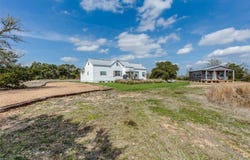 833 Fm 954, Round Top, TX 78954