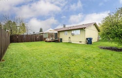 3542 3544 E St, Springfield, OR 97478