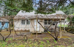 186 VAN HOESEN RD, Onalaska, WA 98570