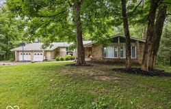 19523 E Lake Site Drive, Hope, IN 47246