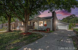 2521 Chassell Street SW, Wyoming, MI 49519