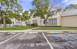 129 Tudor Court, Lakewood, NJ 08701