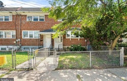 1239 LAKESHORE DRIVE, CAMDEN, NJ 08104