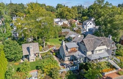 155 E OAKLAND AVENUE, DOYLESTOWN, PA 18901