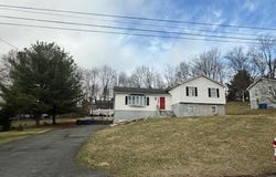 10 Pleasant Street, Florida, NY 10921