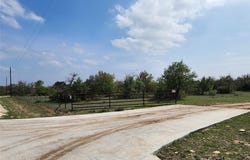 212 Oak Glen LN, Briggs, TX 78608